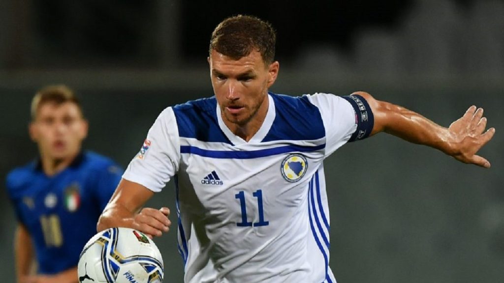 Tiểu sử của Edin Dzeko - Footbalium