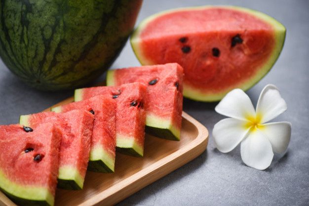 Mơ thấy quả dưa hấu đánh số nào? | Fresh watermelon, Watermelon smoothies, Fresh summer cocktails