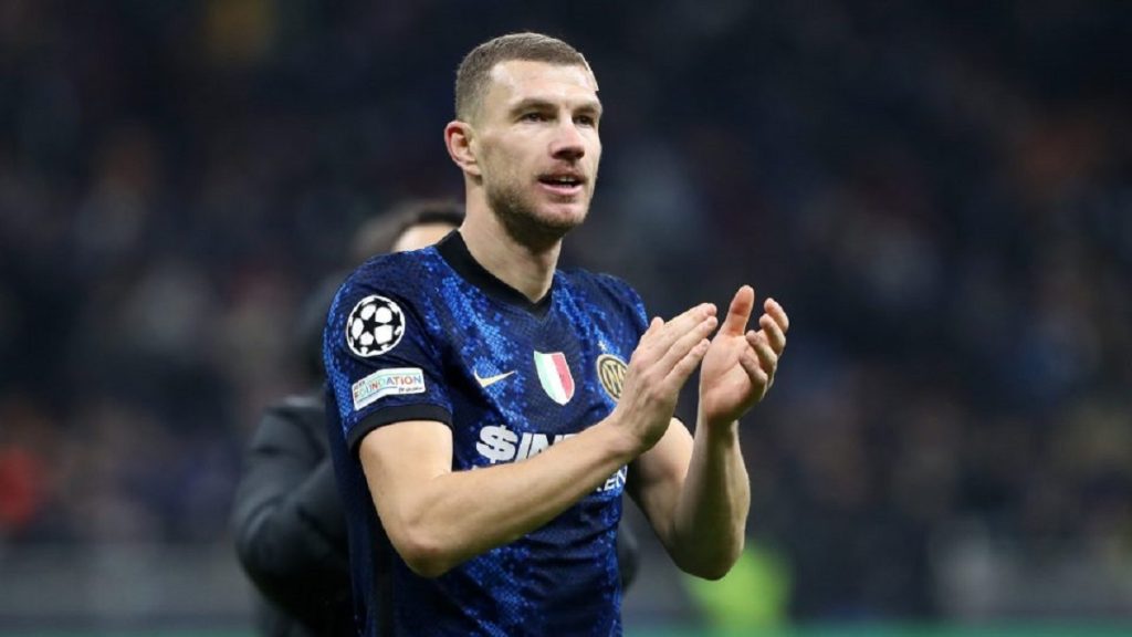 Tiểu sử của Edin Dzeko - Footbalium