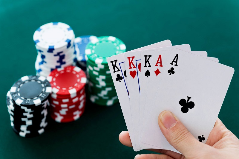 Cách chơi poker: luật chơi poker chi tiết nhất