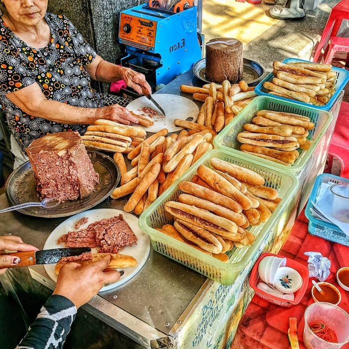 Top 10 Quán Bánh Mì Hải Phòng Ngon Tại Hà Nội