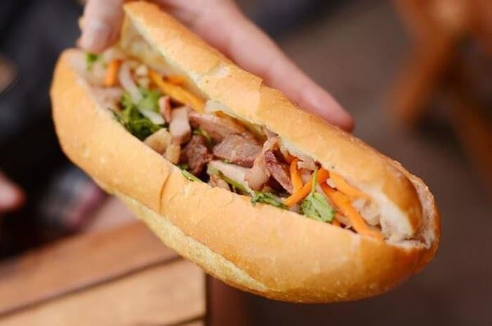 Top 10 Tiệm Bánh Mì Thịt Nướng Hà Nội Không Thể Bỏ Qua