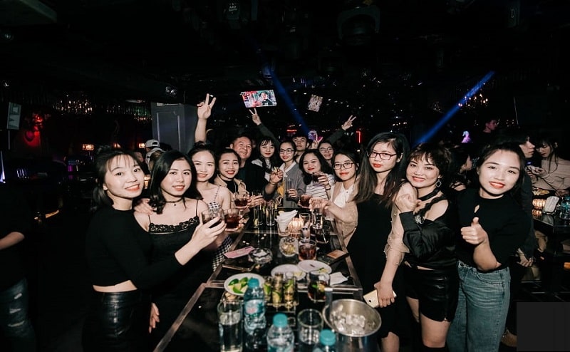 Top 10 Quán Bar Sầm uất Nổi Tiếng Nhất Hà Nội