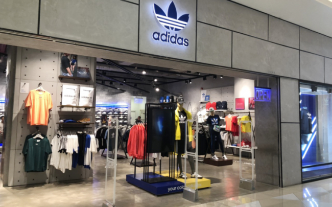 Top 10 cửa hàng Adidas chính hãng, uy tín, giá rẻ tại Hà Nội