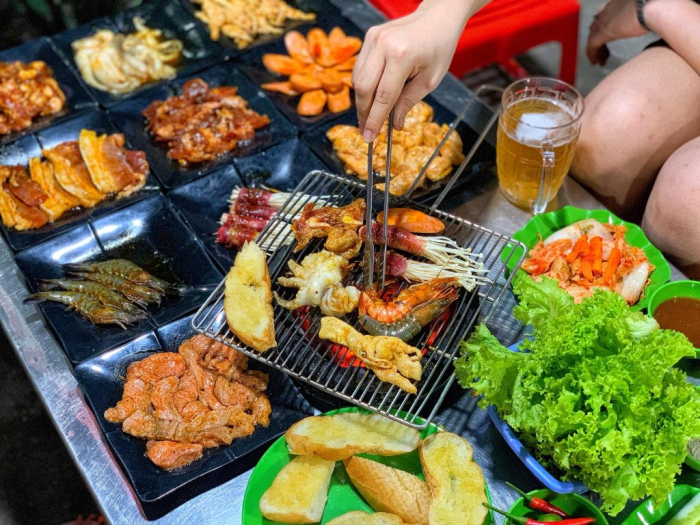 10 Địa Chỉ BBQ Vỉa Hè Ngon Không Thể Bỏ Qua Ở Hà Nội