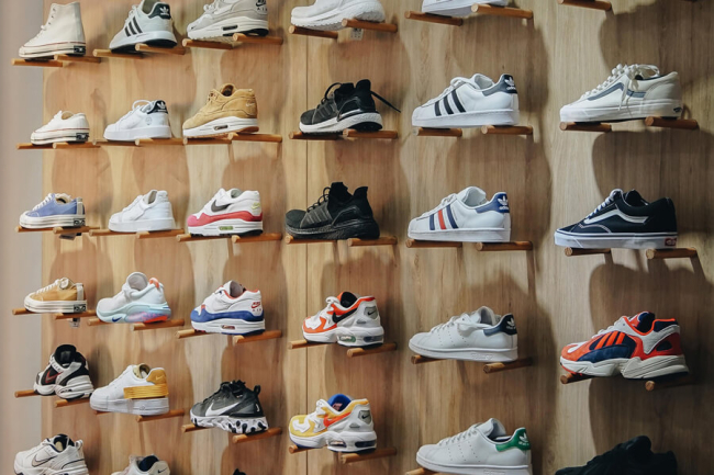 10 Cửa Hàng Sneaker Rẻ Và Chất Lượng Nhất Tại Hà Nội