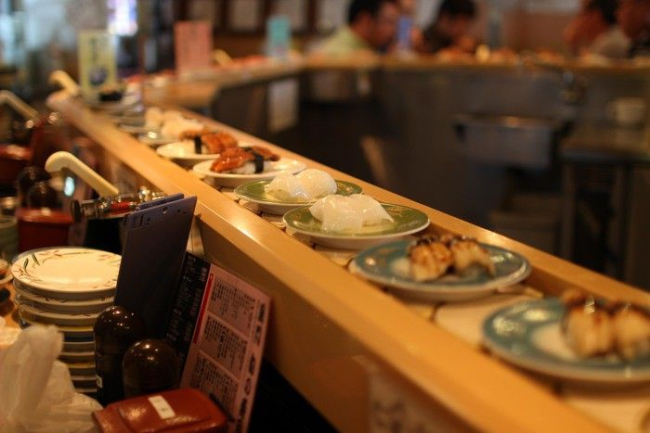 Khám phá 6 quán sushi băng chuyền ngon ở Hà Nội