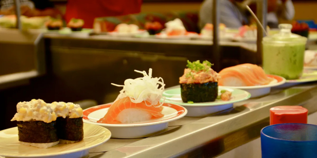 Khám phá 6 quán sushi băng chuyền ngon ở Hà Nội